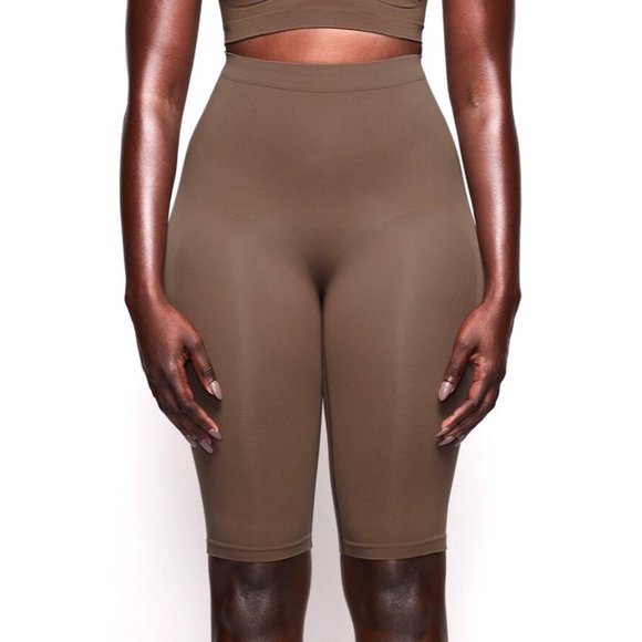SKIMS Sculpting Shorts Above The Knee With Open Gusset NEW Oxide S/M - Picture 1 of 11
